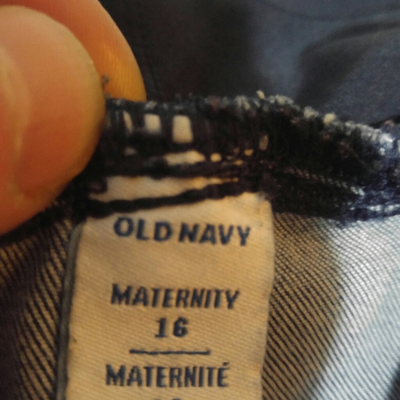 There is 6 pairs of maternity shorts - Picture 6 of 6
